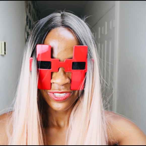 LINDA FARROW X JEREMY SCOTT CROSS RED SUNGLASSES main image 5